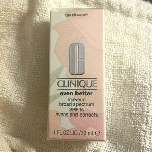 New, sealed Clinique Even Better makeup, CN 28. Ivory (VF) SPF 15. Full size.